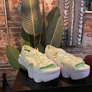 Neon Green Nike Air Max Koko Size 9